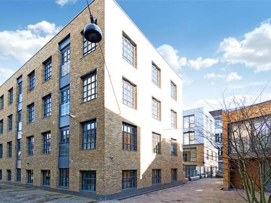 Flat Clapham Common North Side in Greater London