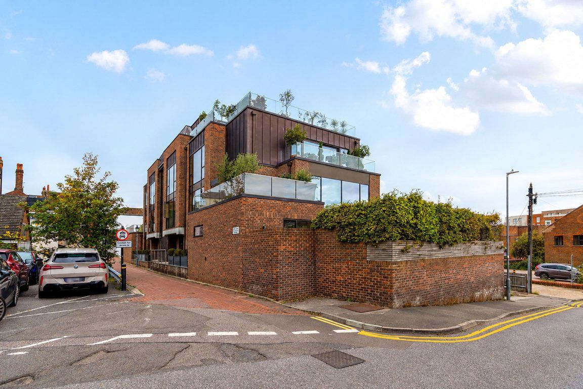 Flat Akehurst Lane in Sevenoaks