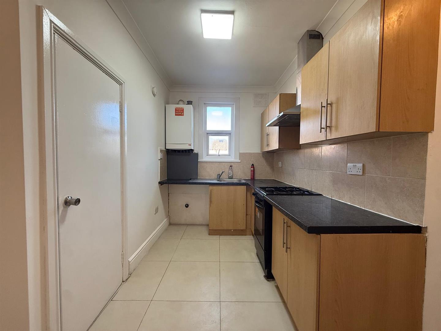 Flat Kingswood Road in Greater London