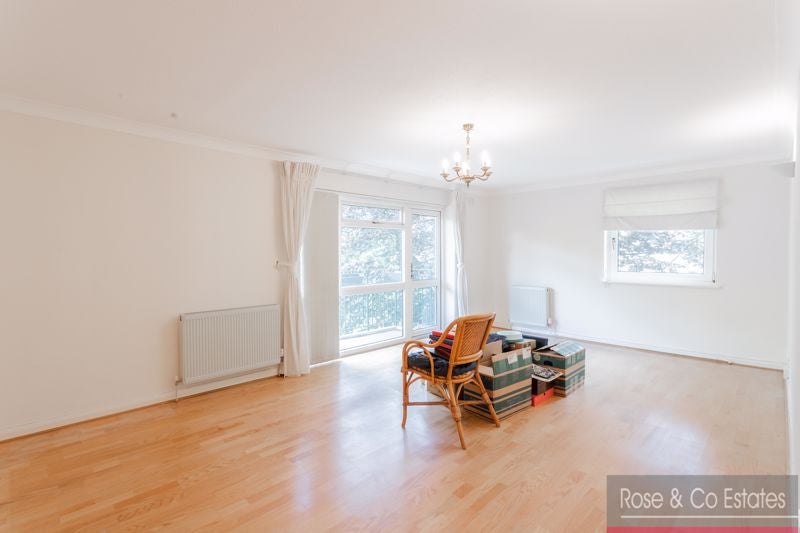 Flat Hornsey Lane in Greater London