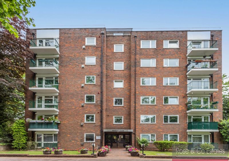 Flat Hornsey Lane in Greater London