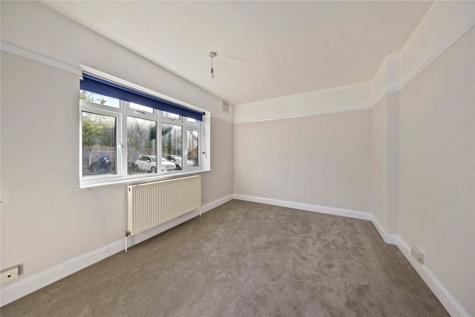 Flat Amyand Park Road in Greater London