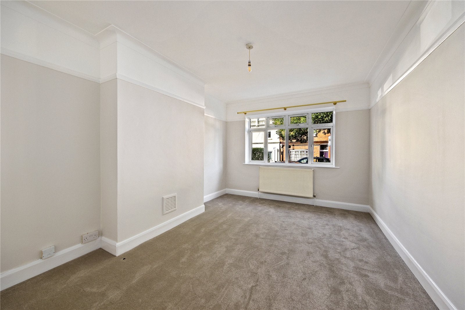 Flat Amyand Park Road in Greater London
