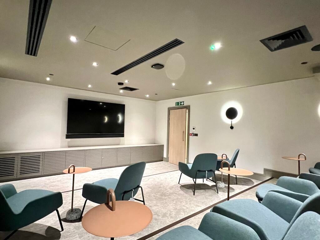Flat Beverley Way in Greater London