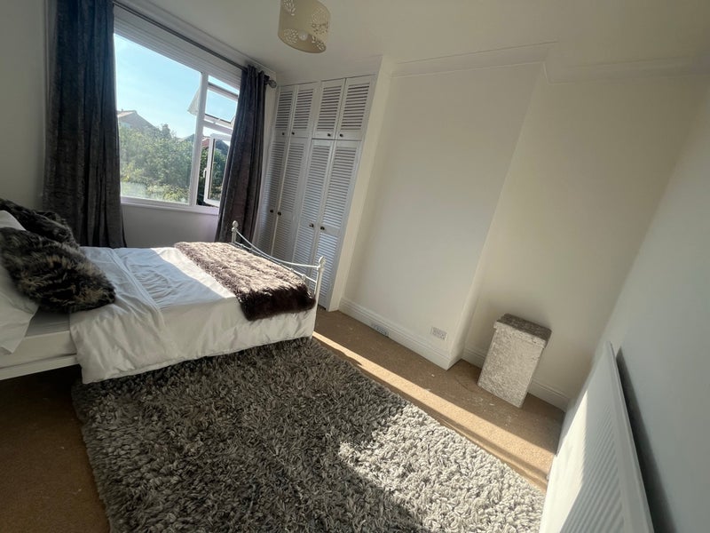Room Clarendon Drive in Greater London