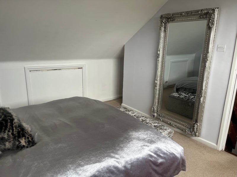 Room Clarendon Drive in Greater London