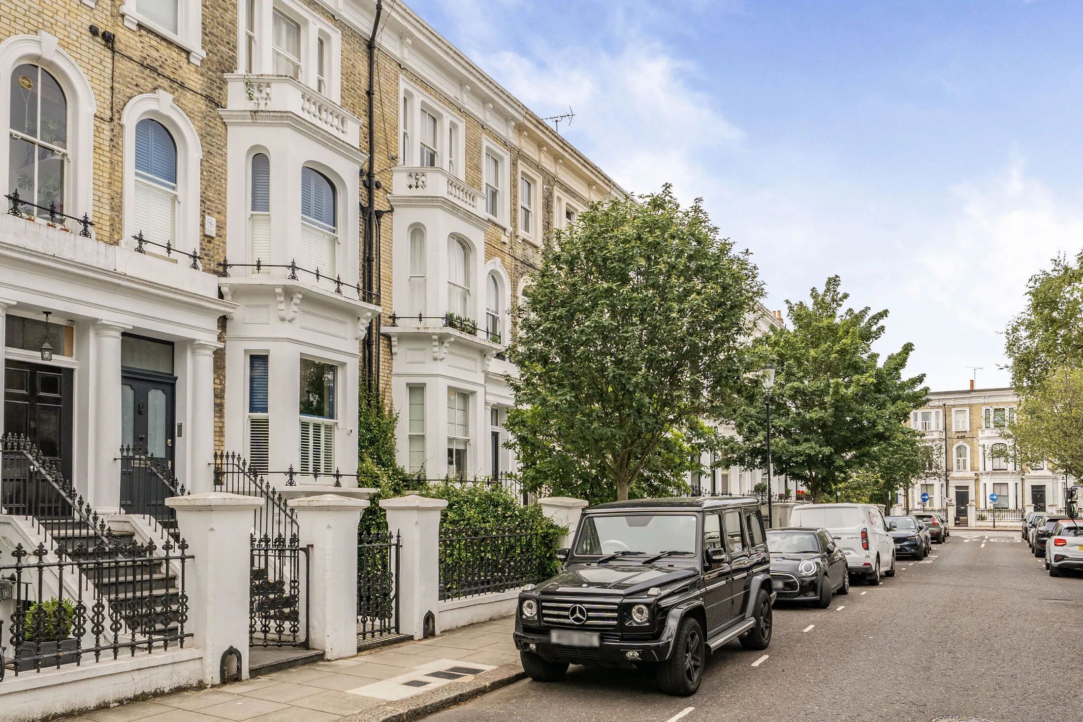 Flat Finborough Road in Greater London