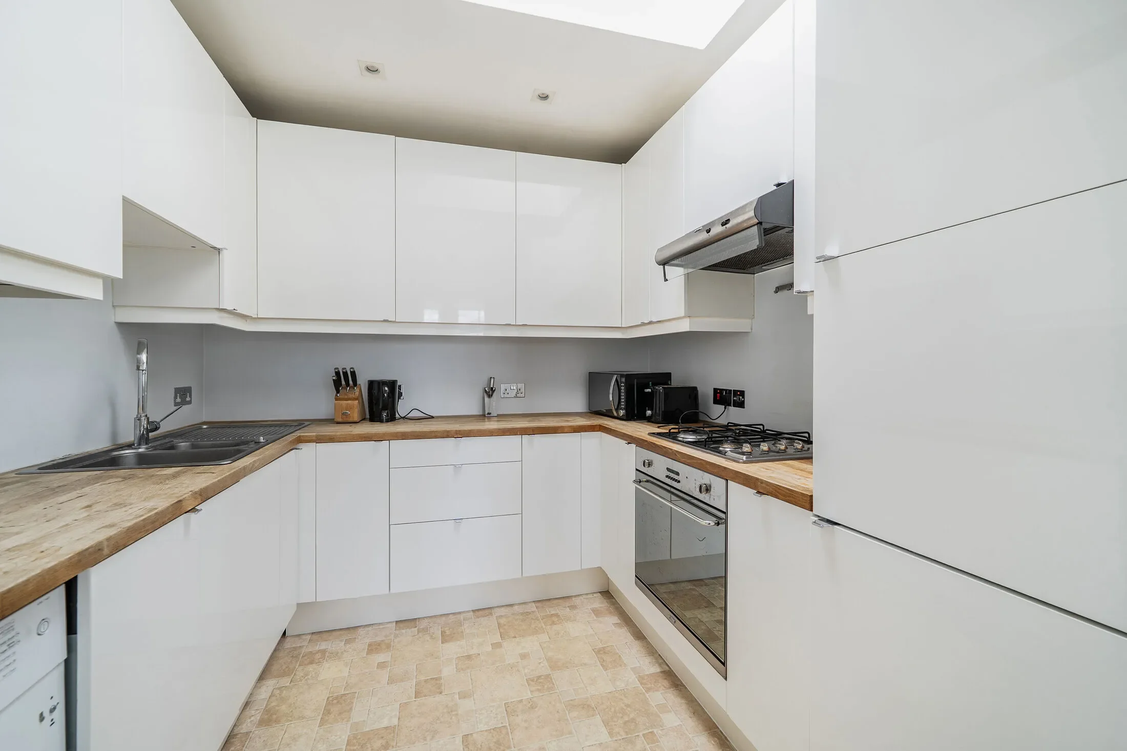 Flat Finborough Road in Greater London