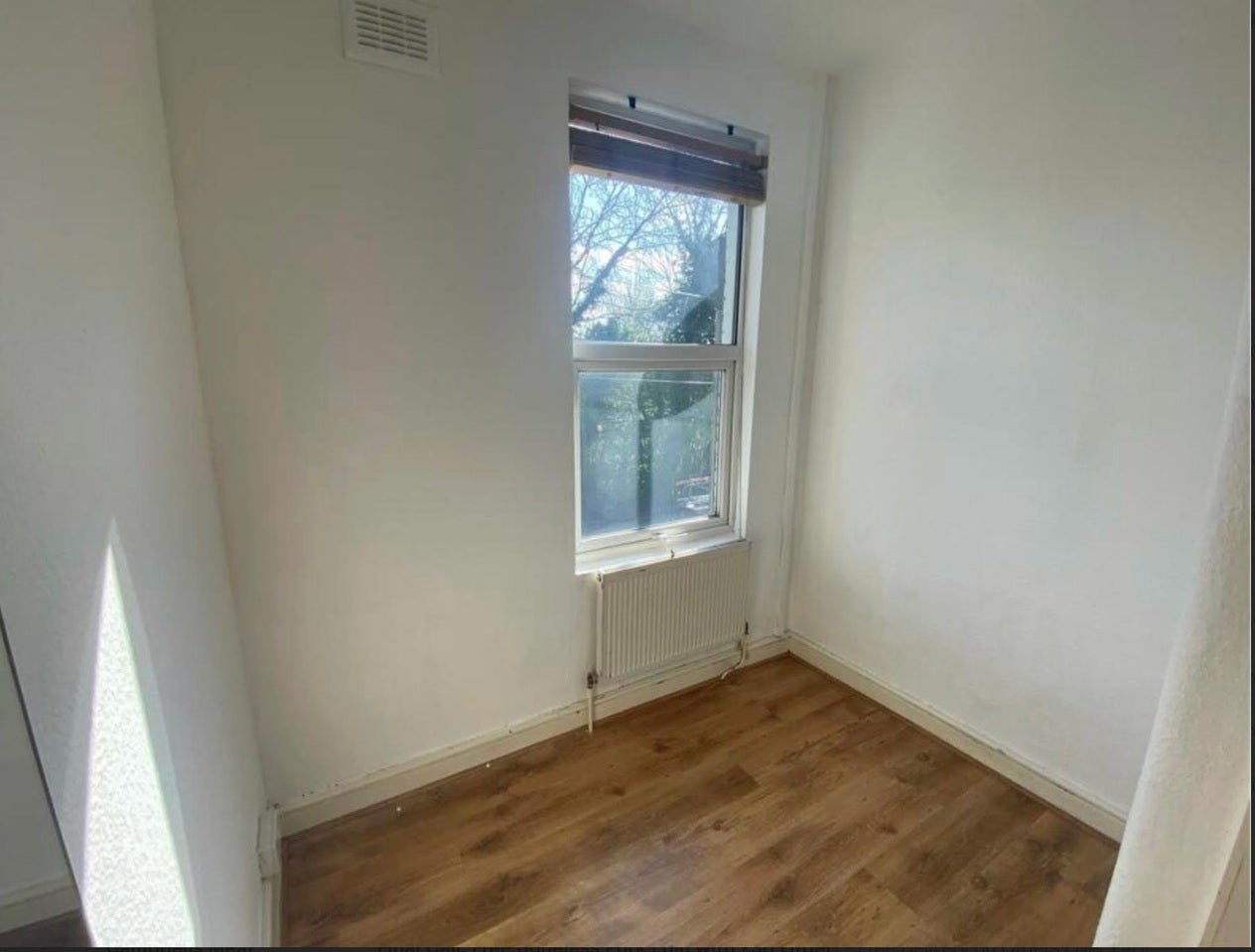 Flat Barham Close in Greater London