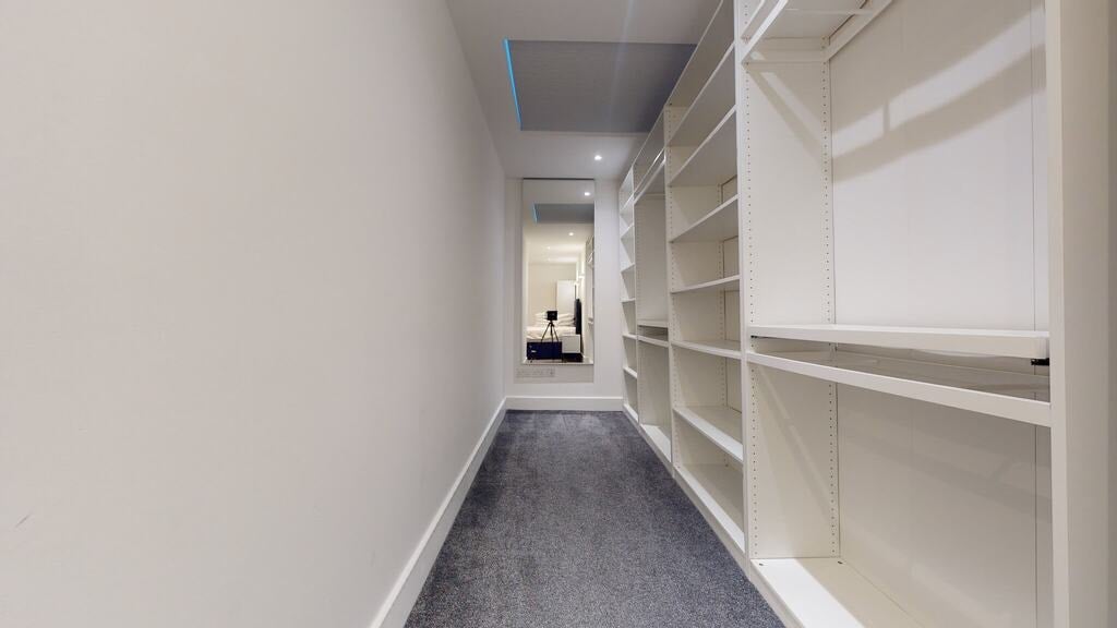 Flat Great West Road in Greater London