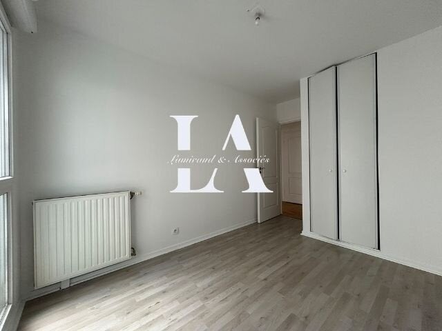 Flat Boulevard des Bouvets in Nanterre
