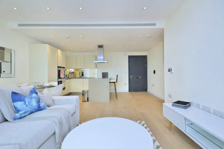 Flat Sopwith Way in Greater London