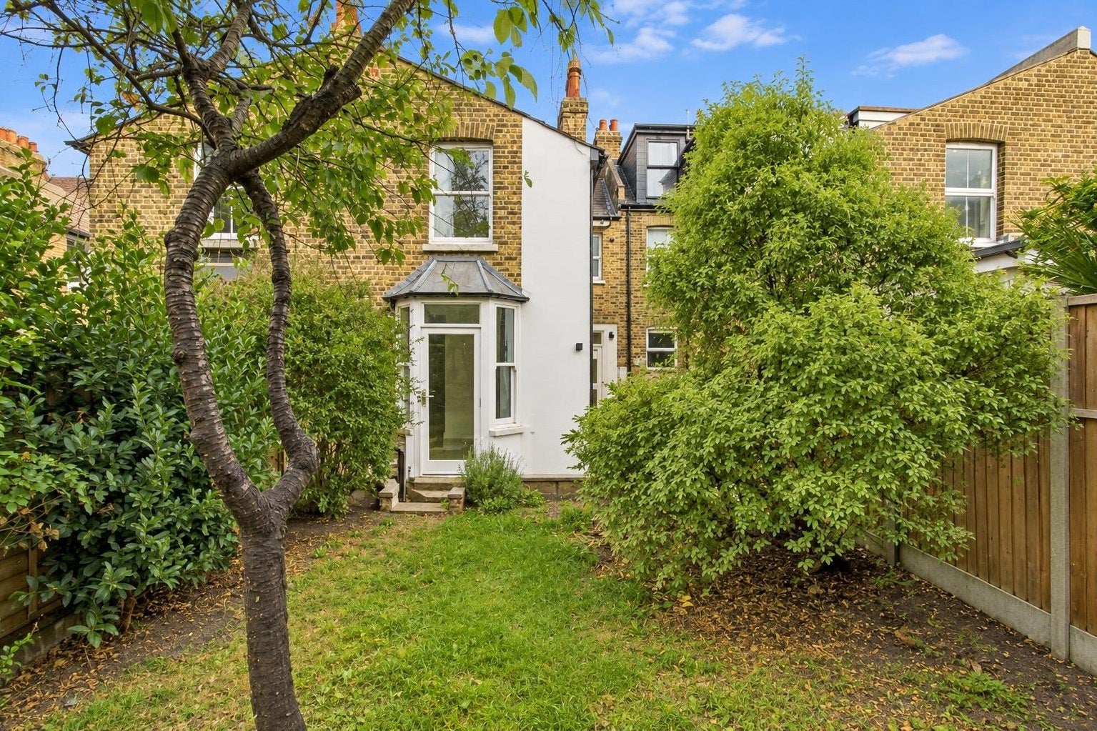 Flat Garthorne Road in Greater London
