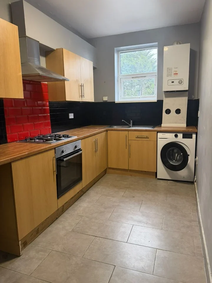 Flat Horsenden Lane North in Greater London