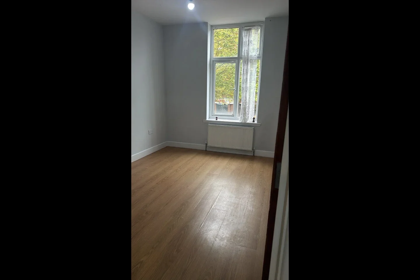 Flat Horsenden Lane North in Greater London