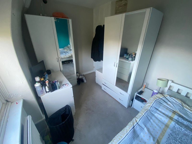 Room Wandsworth Road in Greater London