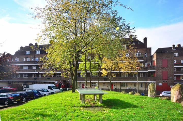 Room Wandsworth Road in Greater London