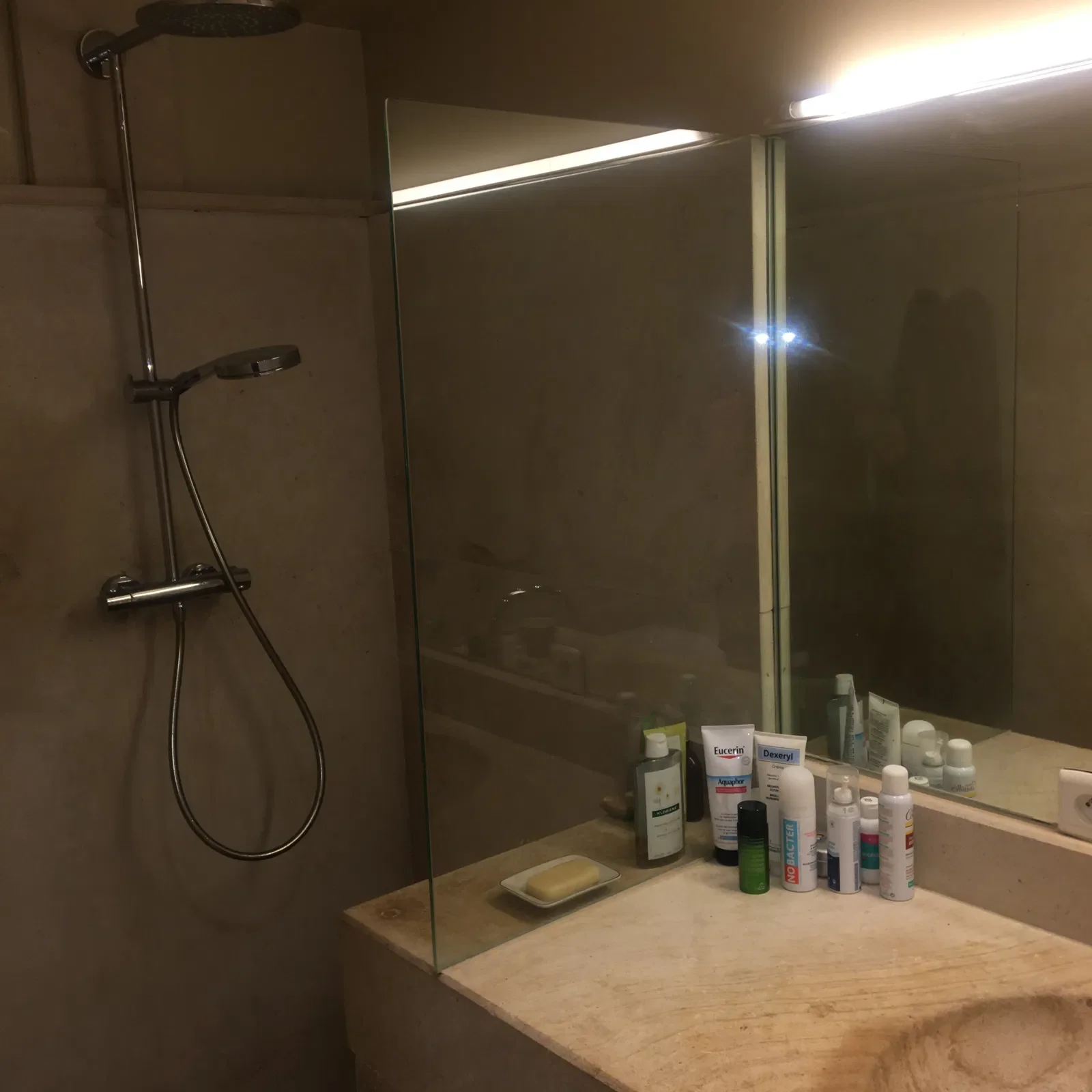 Room Rue Stanislas Clément in Nîmes