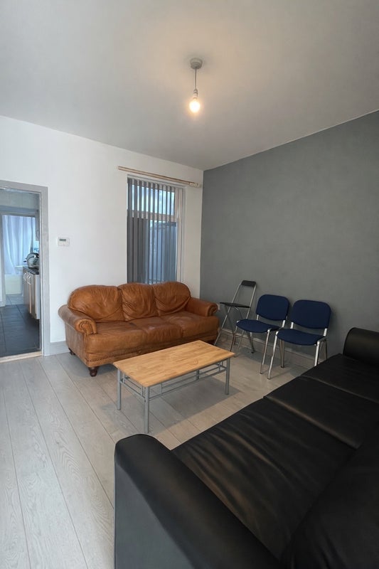 Room Rookery Road in Birmingham