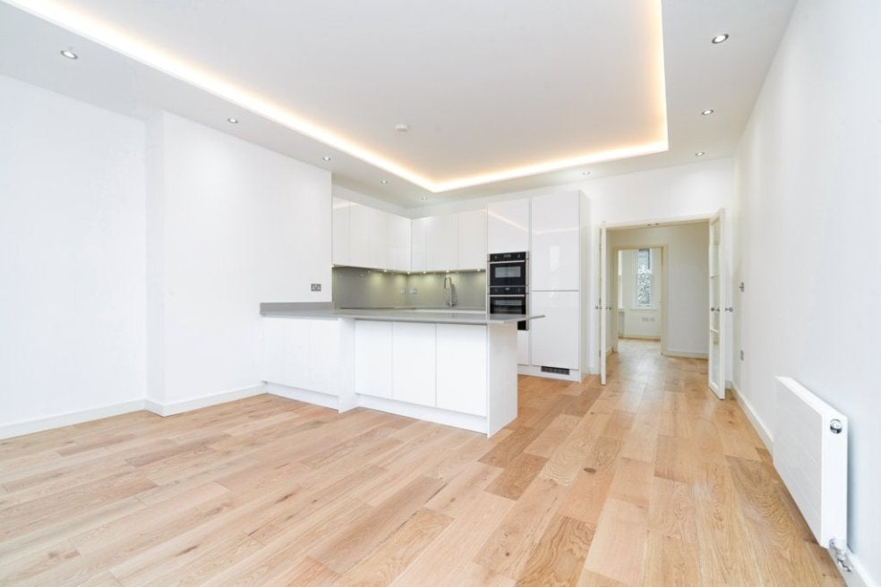 Flat Lyndhurst Road in Greater London