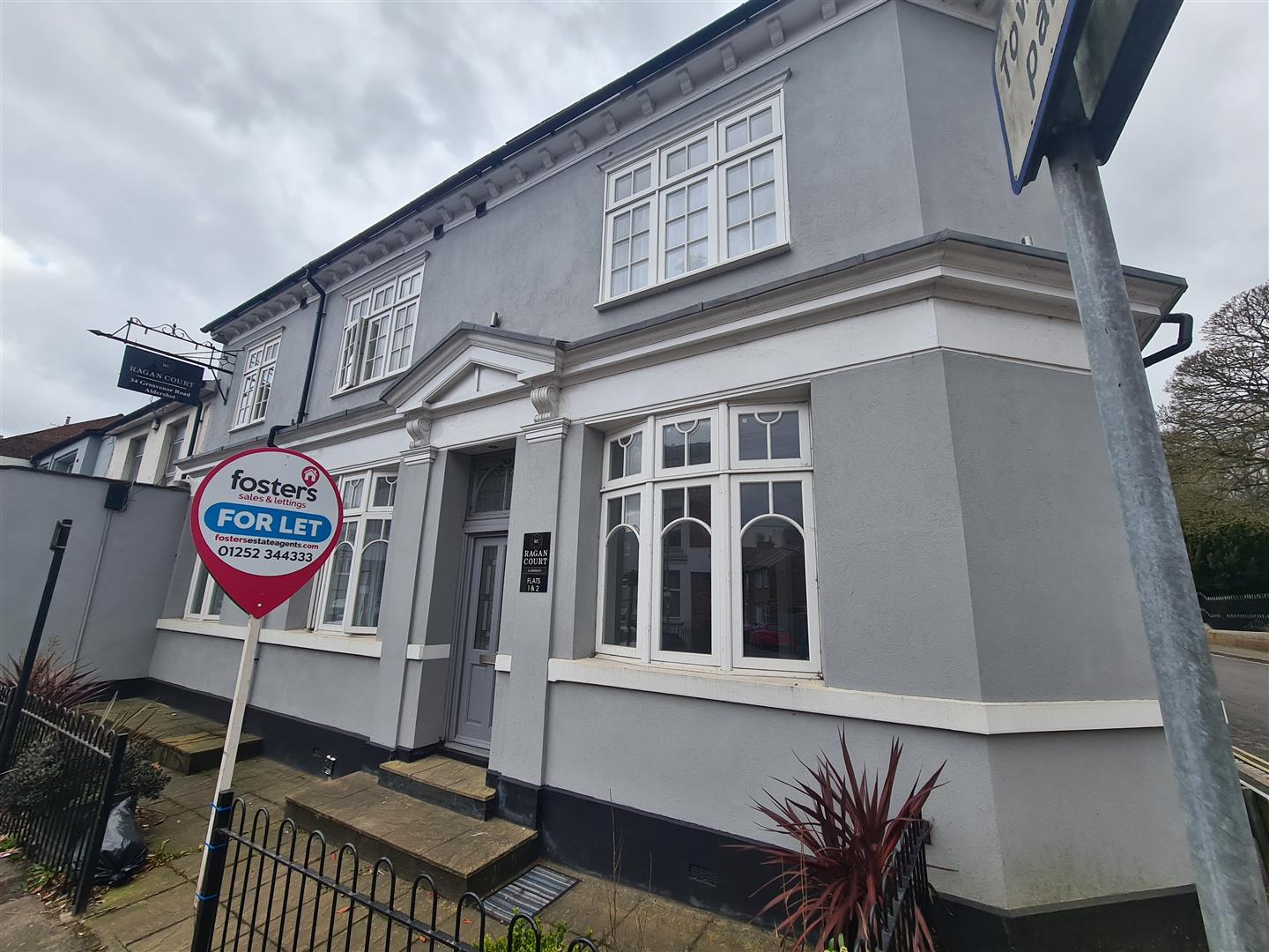 Flat Grosvenor Road in Rushmoor