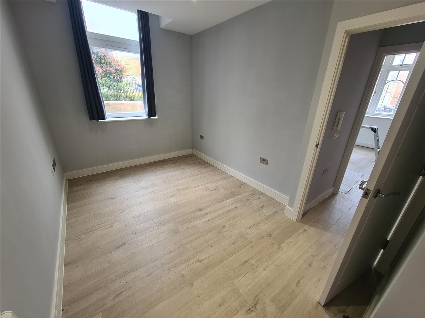 Flat Grosvenor Road in Rushmoor
