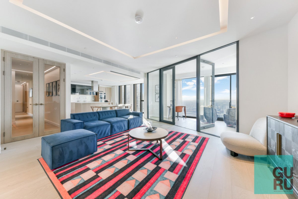 Flat Nine Elms Lane in Greater London