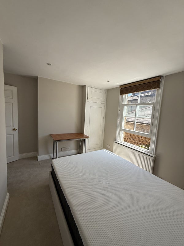 Room Lower Richmond Road in Greater London
