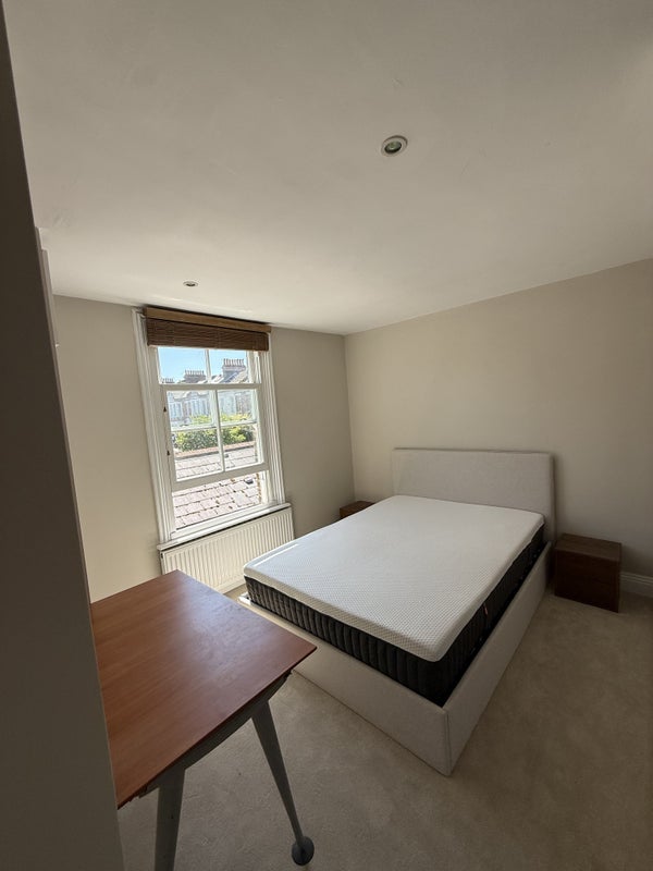 Room Lower Richmond Road in Greater London
