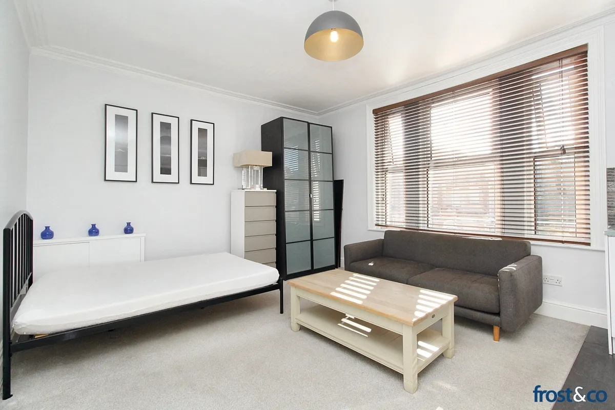 Flat Balmoral Road in Poole