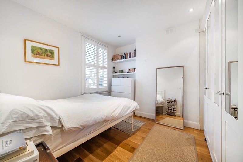 Room Shorrolds Road in Greater London