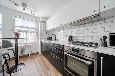 Flat Battersea Rise in Greater London