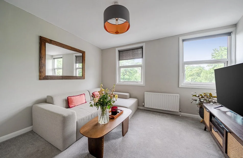 Flat Battersea Rise in Greater London