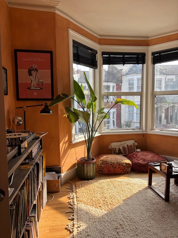 Flat Wightman Road in Greater London