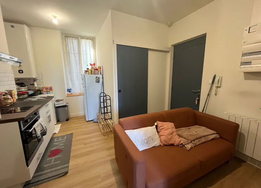 Appartement Place Fontaine Pissarote à Saint-Yrieix-la-Perche