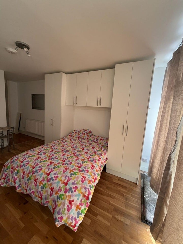 Room Green Lanes in Greater London
