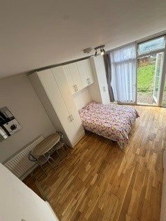 Room Green Lanes in Greater London