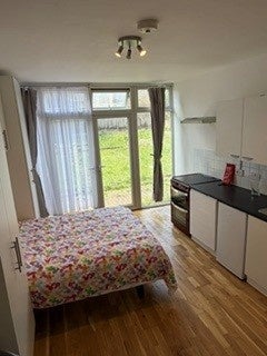 Room Green Lanes in Greater London