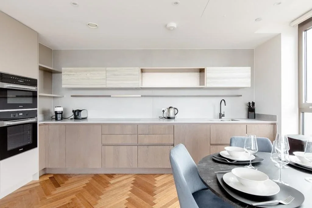 Flat Michael Road in Greater London