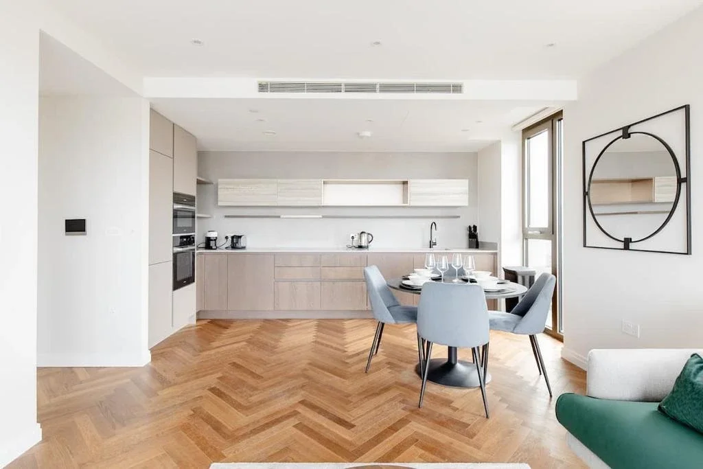 Flat Michael Road in Greater London