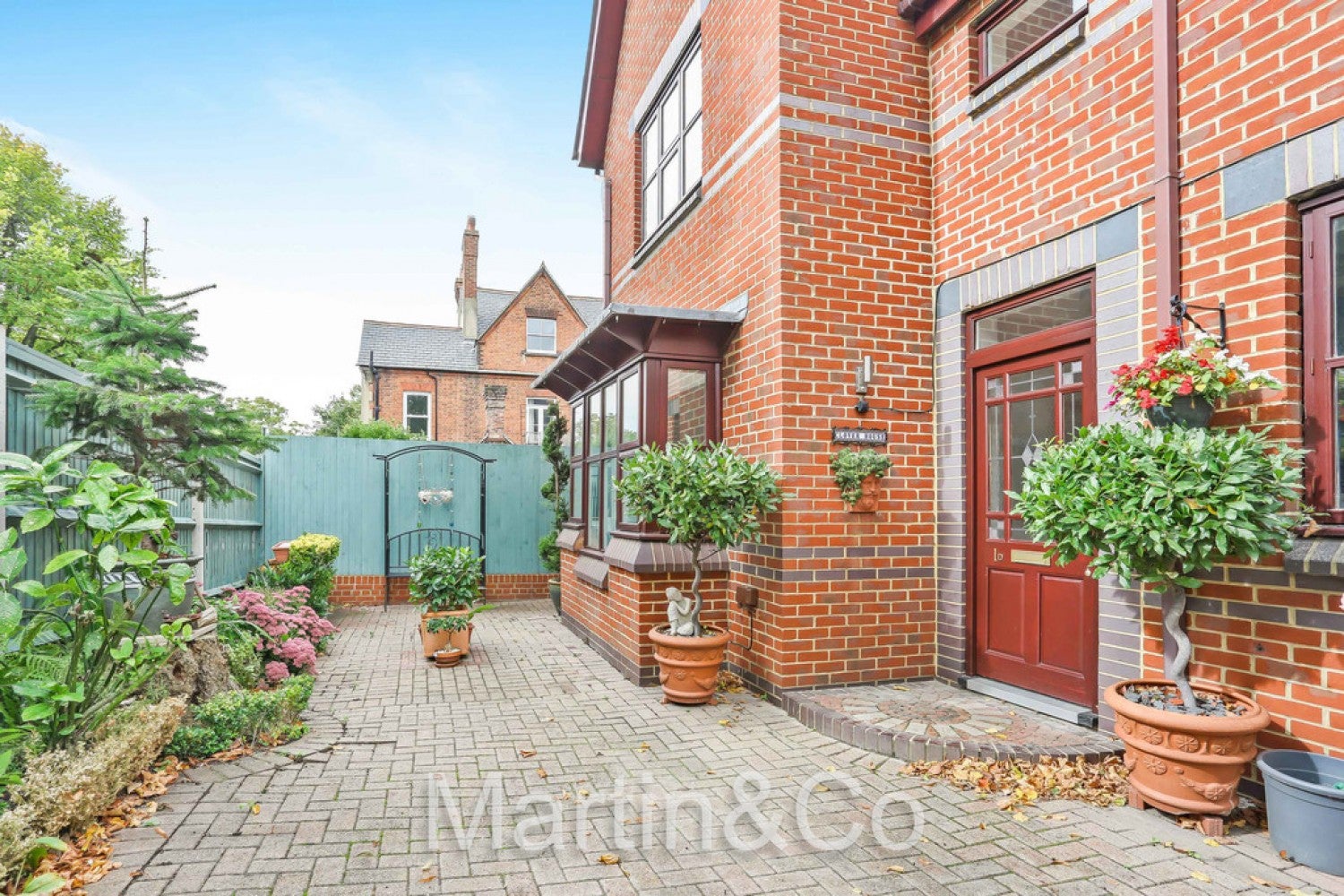 House Albion Road in Greater London