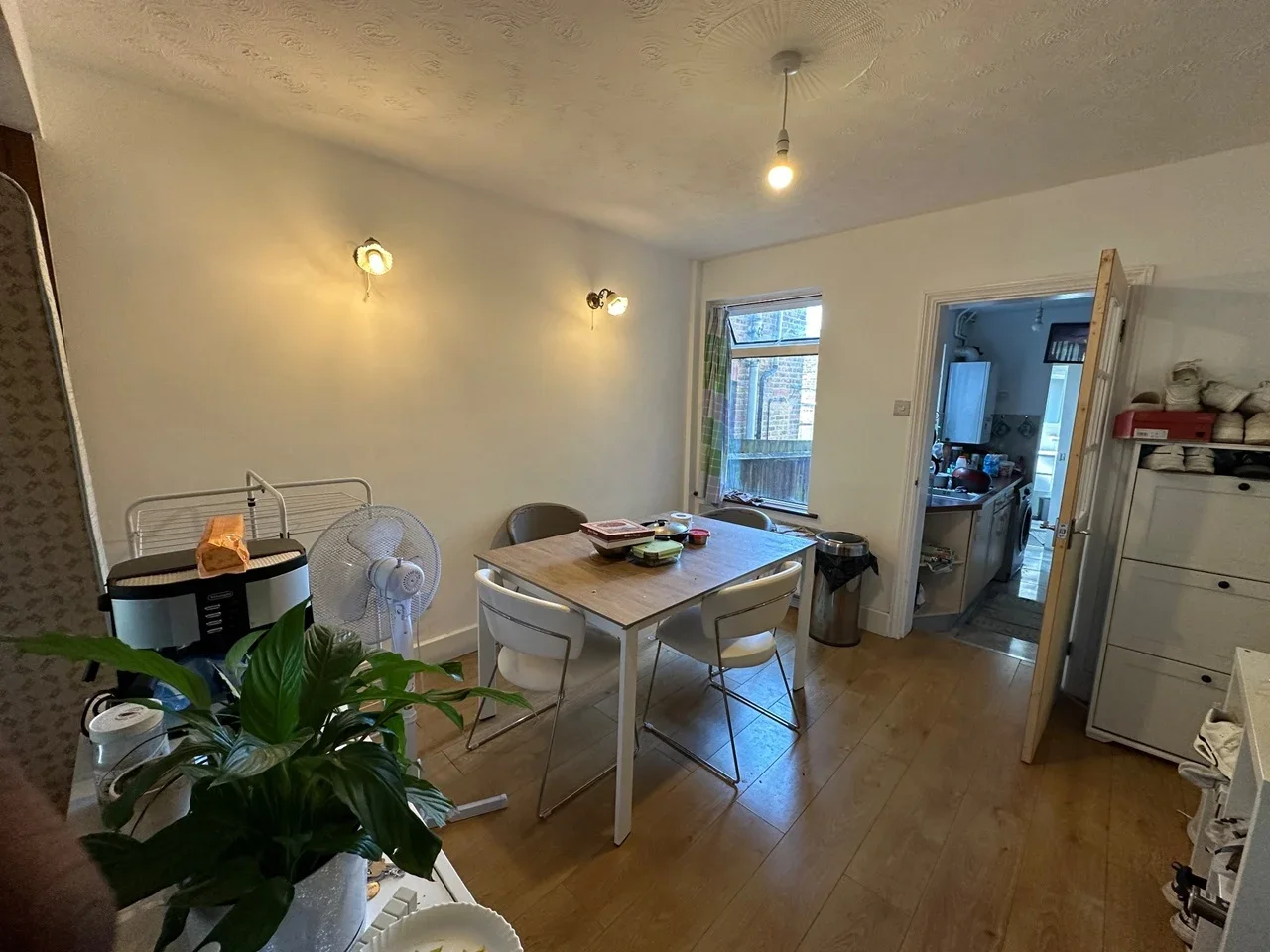Room Sandown Road in Watford