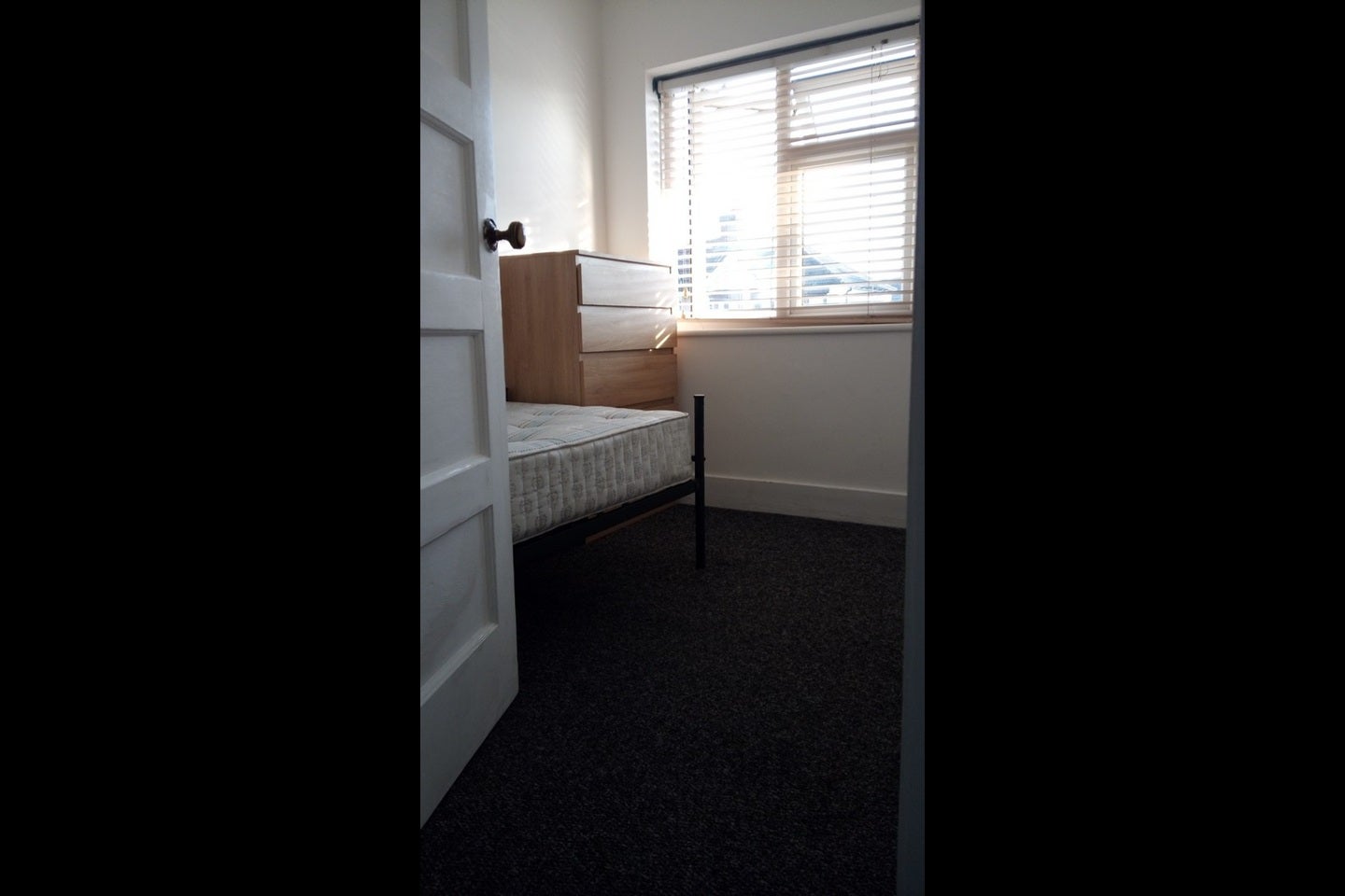 Room Marlborough Road in Greater London