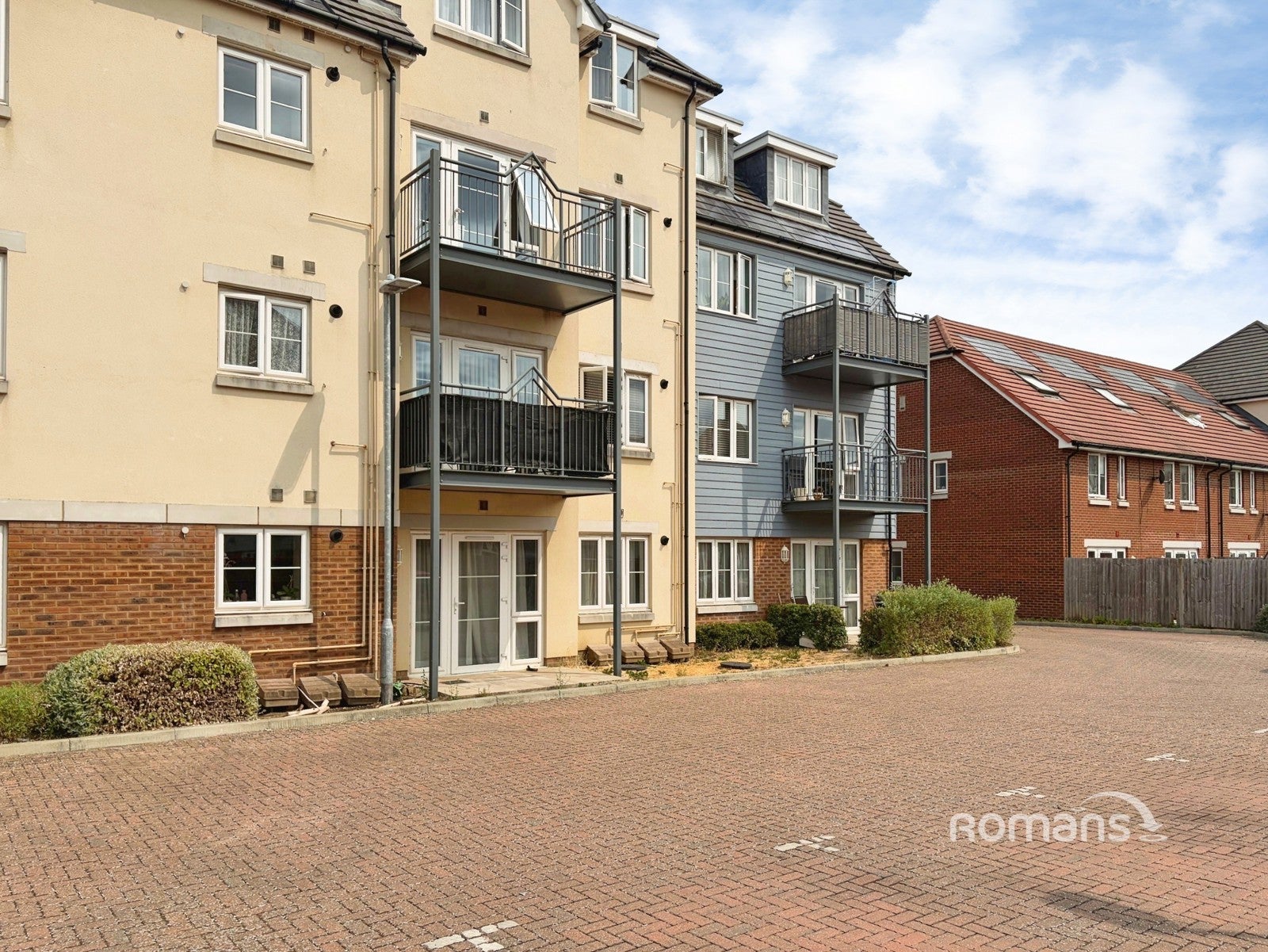 Flat Barn Avenue in Rushmoor