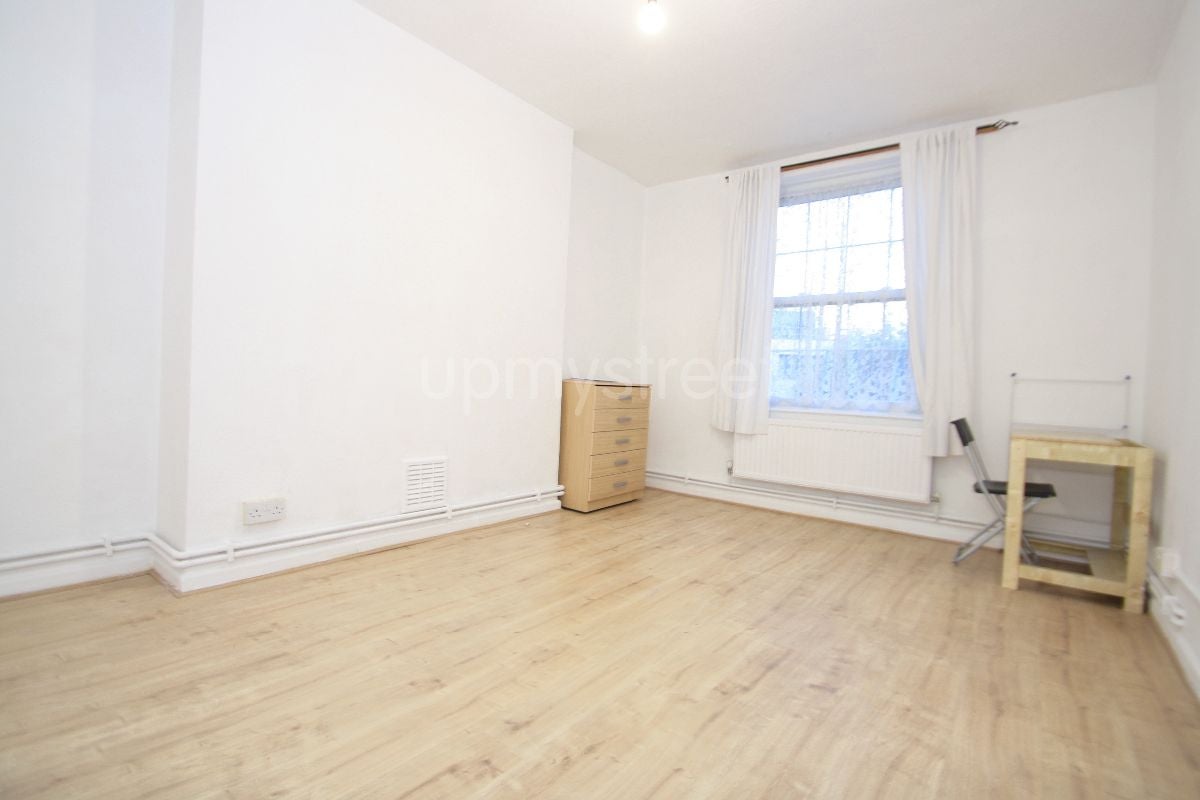 Flat Prince of Wales Road in Greater London