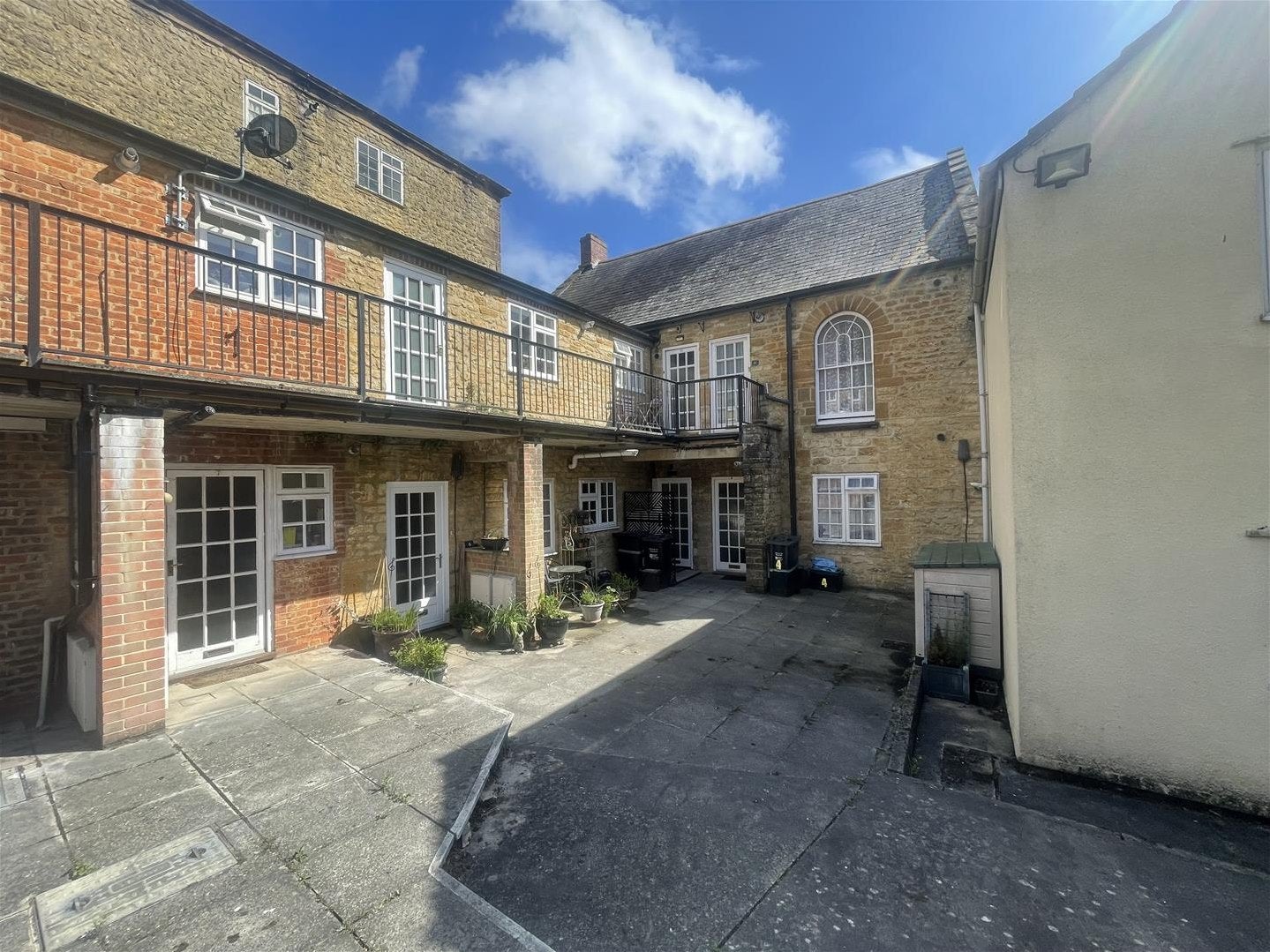 Flat East Street in Crewkerne