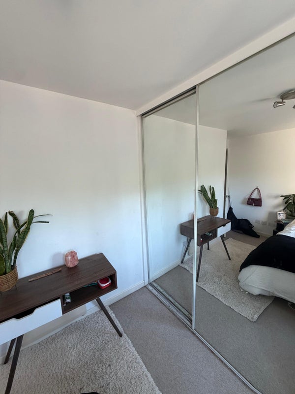 Room Premiere Place in Greater London