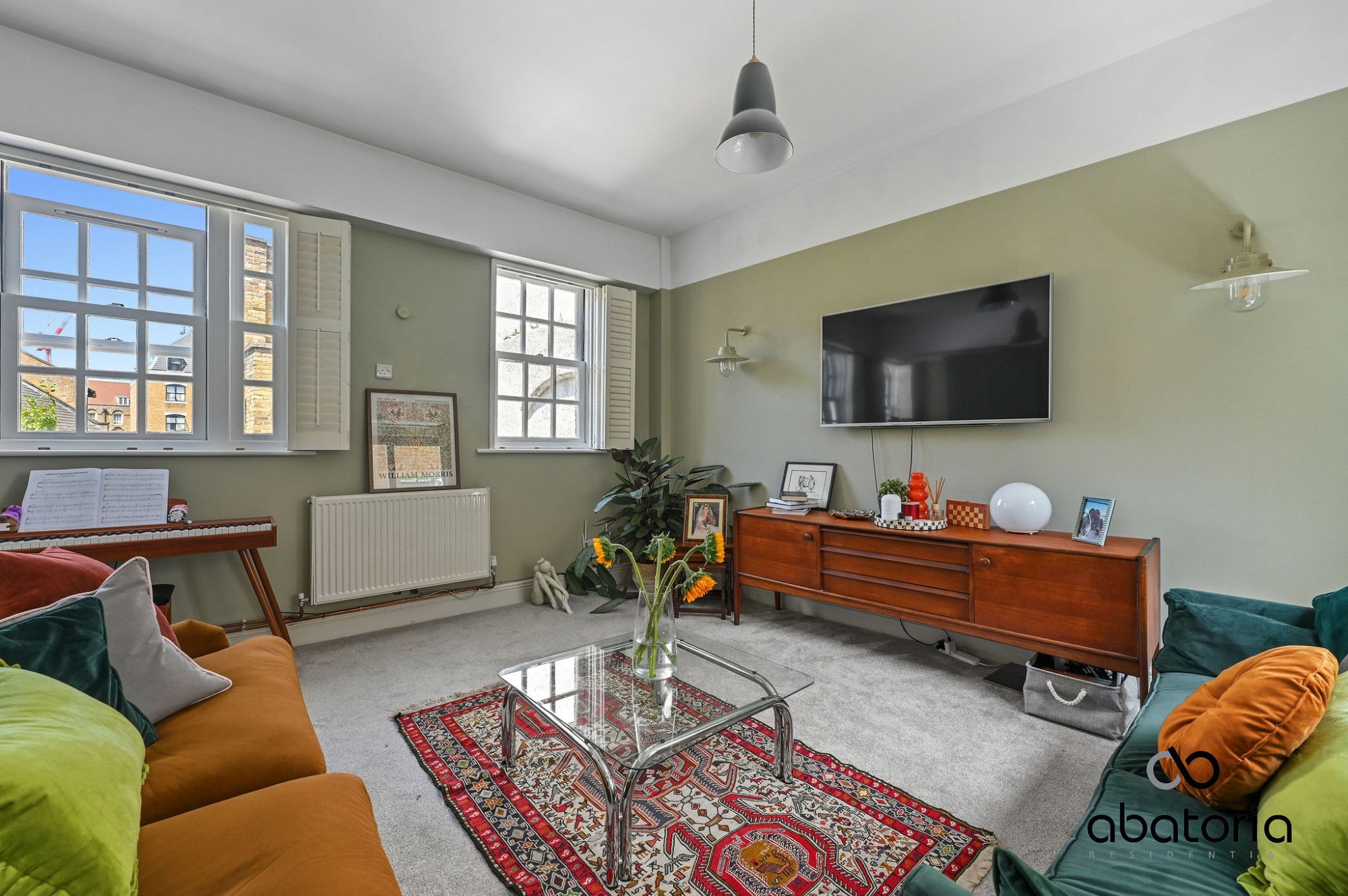 Flat Wapping Lane in Greater London