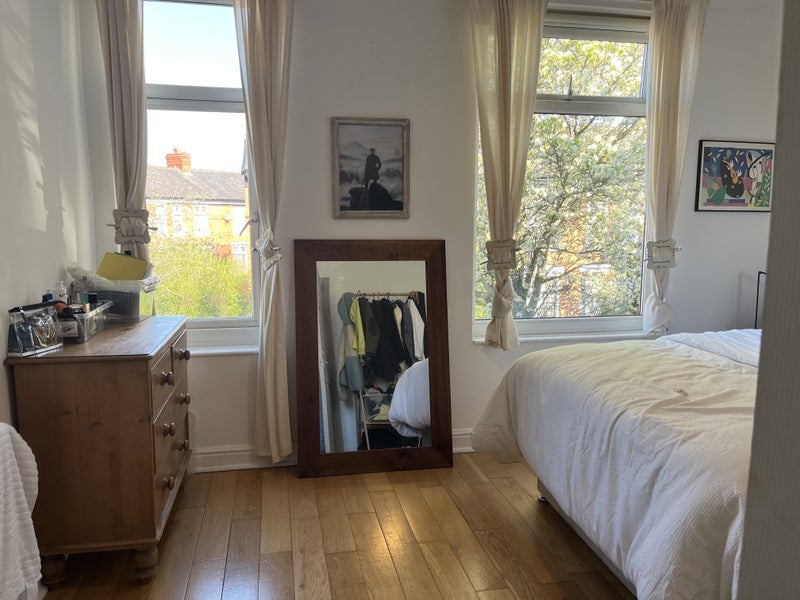 Room Thornton Road in Manchester