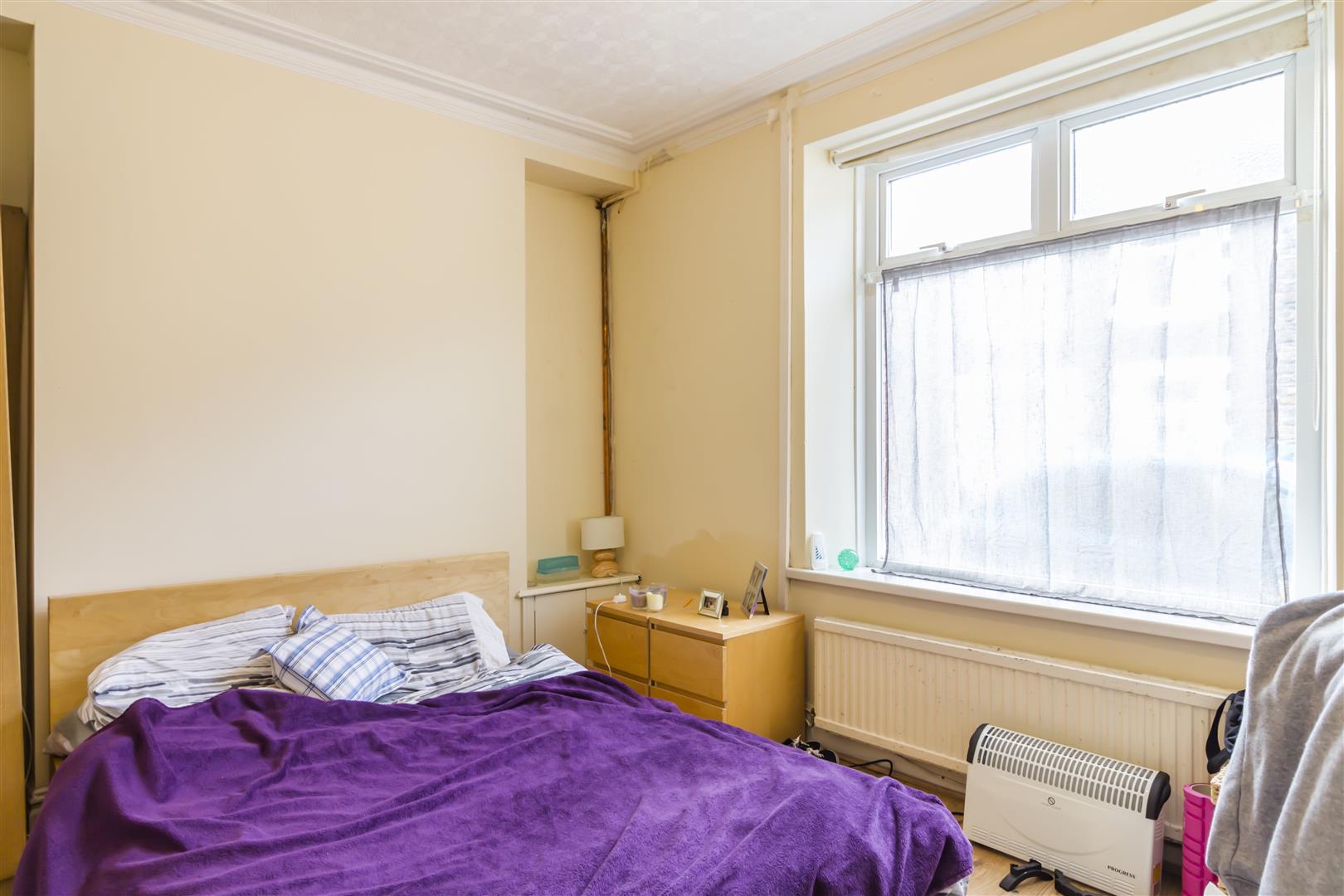 Room Queen Street in Pontypridd